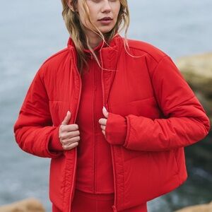 NWT Vuori Canyon Insulated Venture Jacket Cherry Red Small